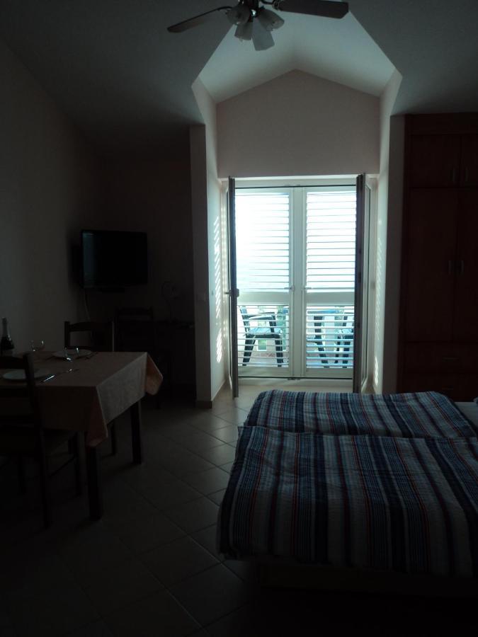 Apartments Delfini Sveti Filip i Jakov Buitenkant foto